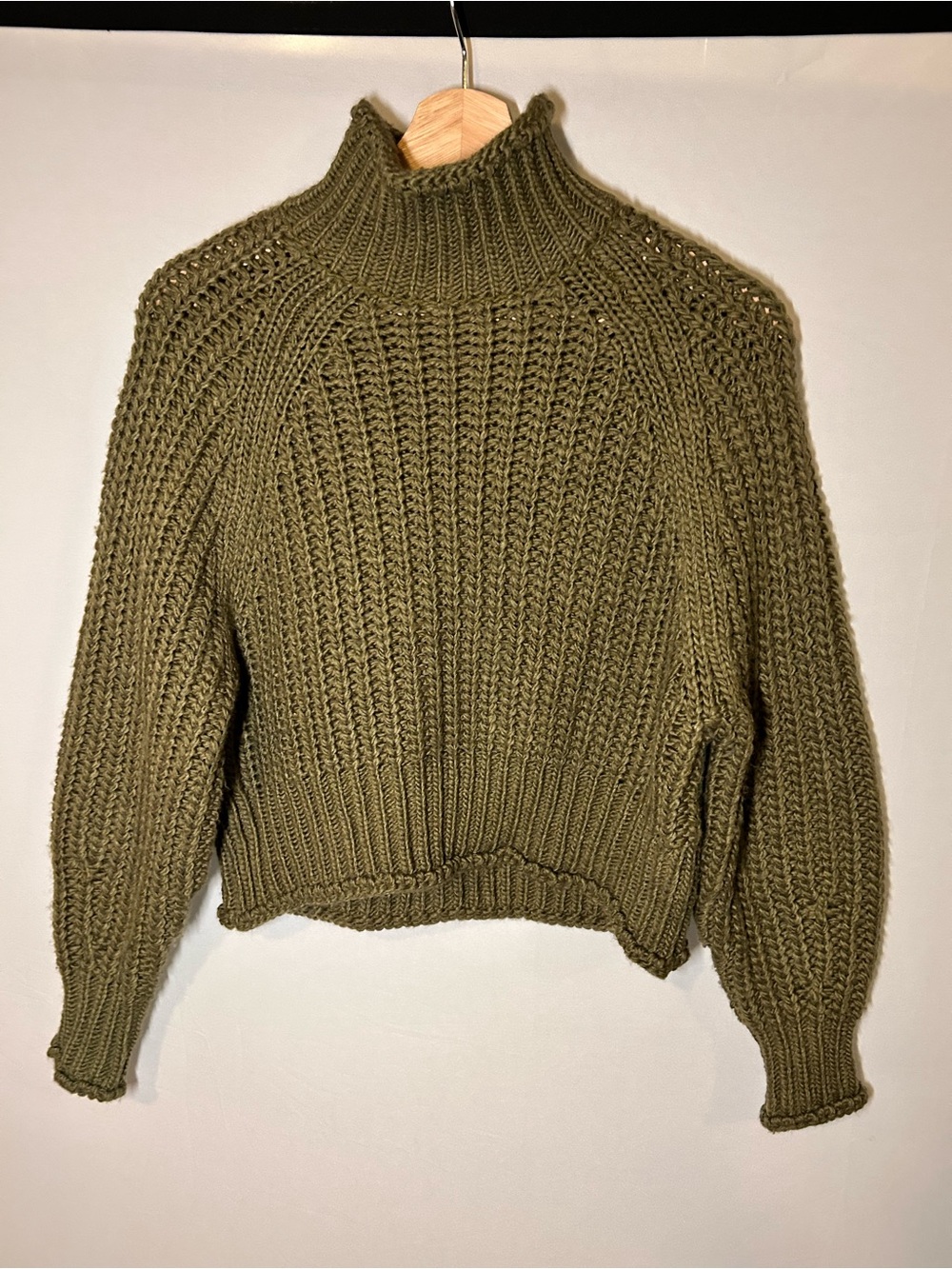 H&M Wool Blend Chunky-Knit Cropped Batwing Sweater in Olive Green- Size XS - Picture 2 of 5